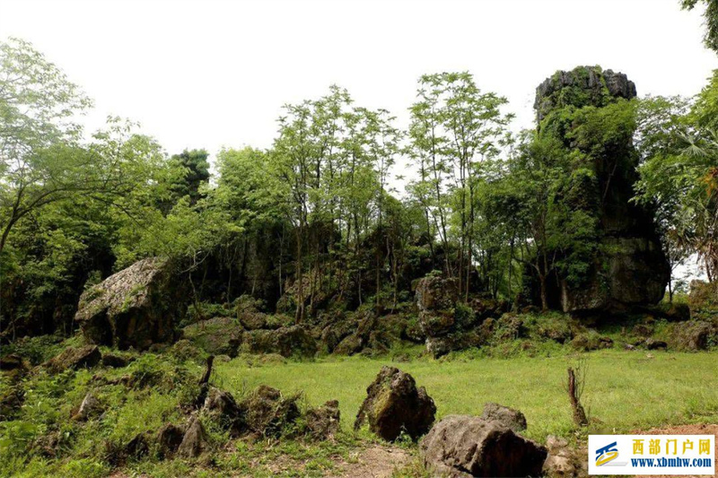 “石柱擎天”变样了,“五一”欢迎来打卡!(图1) “石柱擎天”变样了,“五一”欢迎来打卡!(图1)