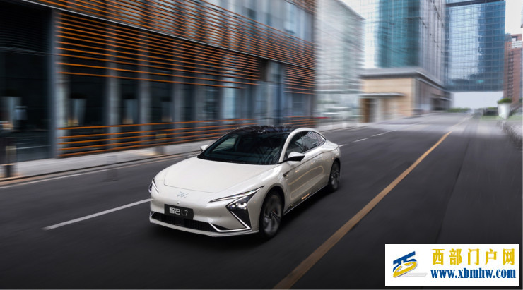 阿里云“大算力”支持智己汽车智能驾驶训练效率提升70%(图1) 阿里云“大算力”支持智己汽车智能驾驶训练效率提升70%(图1)