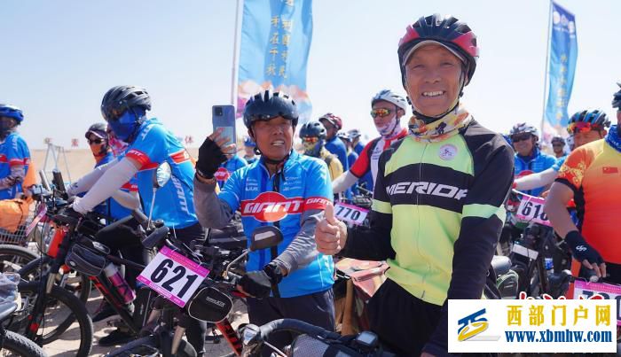 宁夏银川黄河岸边成骑行“风景线”(图1) 宁夏银川黄河岸边成骑行“风景线”(图1)