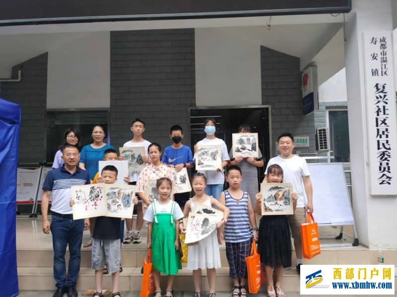 成都市温江区寿安镇关工委开展少儿公益国画课程—山里人家(图1) 3.jpg