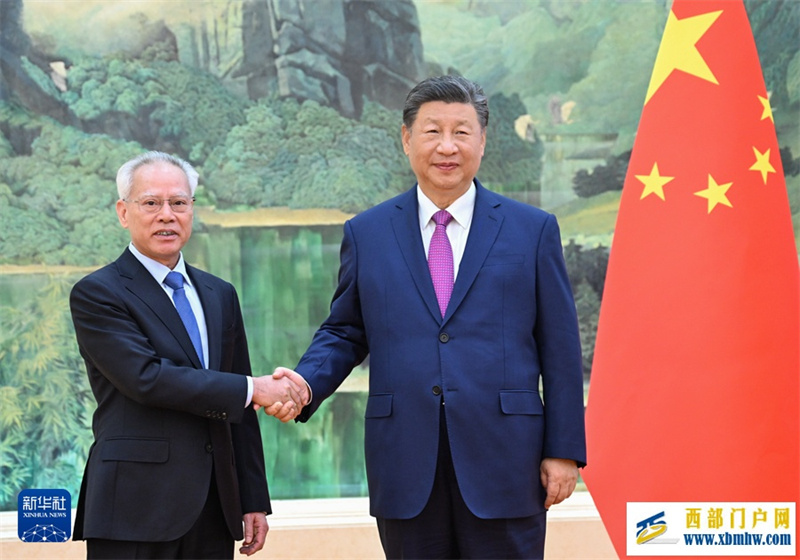 习近平会见澳门特别行政区候任行政长官岑浩辉(图1) 习近平会见澳门特别行政区候任行政长官岑浩辉(图1)