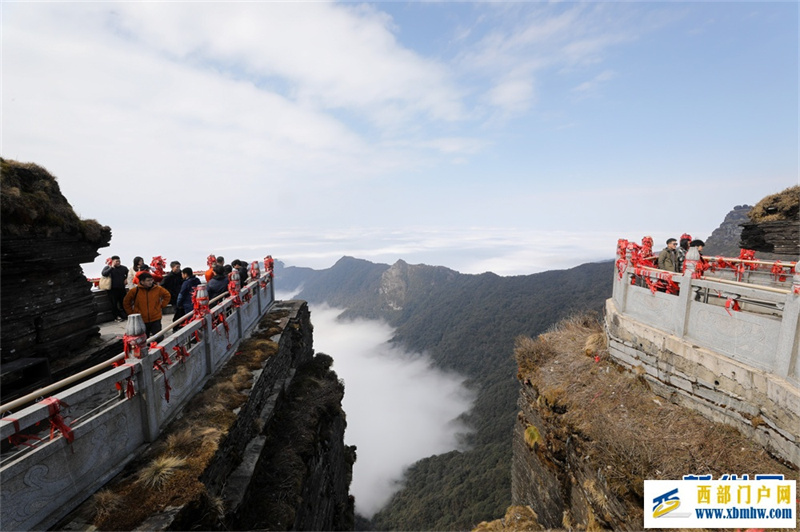 贵州梵净山：春日云海雾凇如画卷(图3)