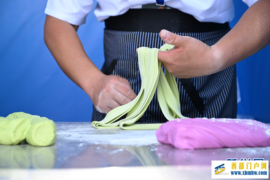 第二届全国拉面技能大赛青海化隆开赛(图2)